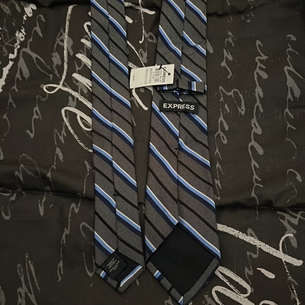 Express Tie - Picture 2 of 4